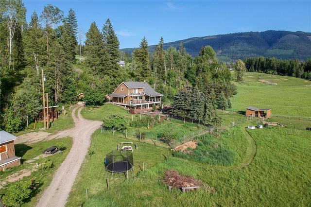 575 North Fork Road, House detached with 4 bedrooms, 2 bathrooms and 2 parking in North Okanagan E BC | Image 63