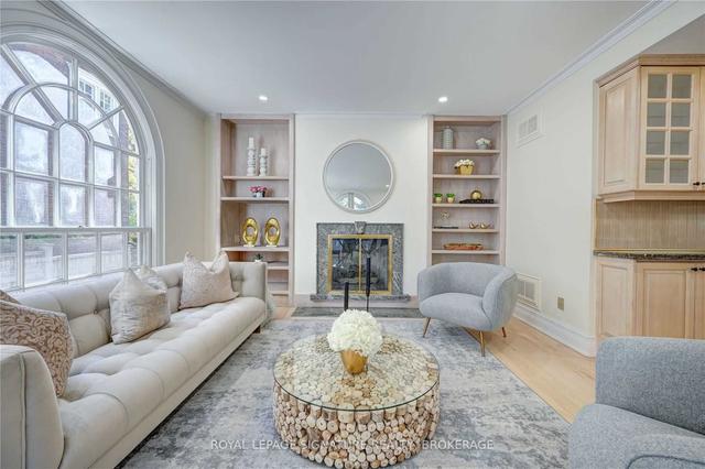 70 Clarendon Ave, House detached with 5 bedrooms, 6 bathrooms and 5 parking in Toronto ON | Image 4