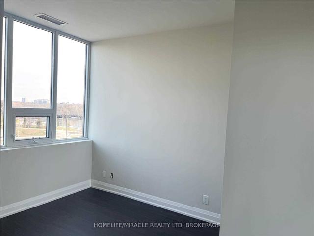 302 - 15 Lynch St, Condo with 2 bedrooms, 2 bathrooms and 1 parking in Brampton ON | Image 3