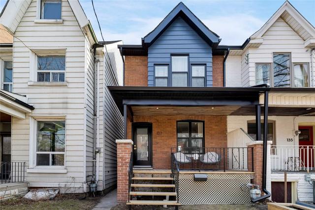 137 Perth Ave, House attached with 3 bedrooms, 3 bathrooms and 2 parking in Toronto ON | Image 1