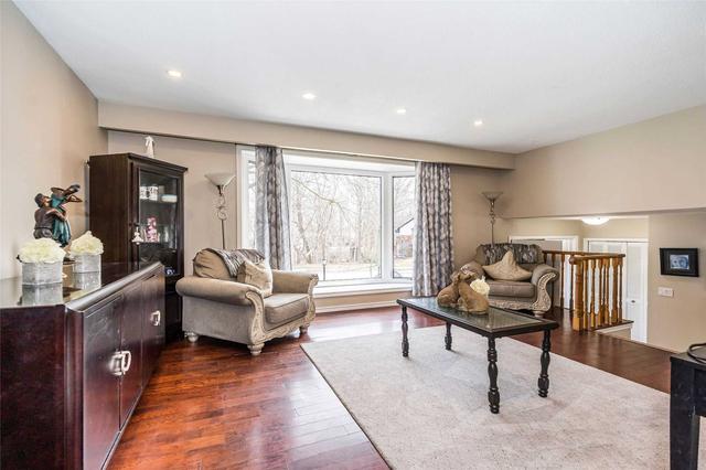 506 Charrington Ave, House detached with 4 bedrooms, 3 bathrooms and 2 parking in Oshawa ON | Image 11