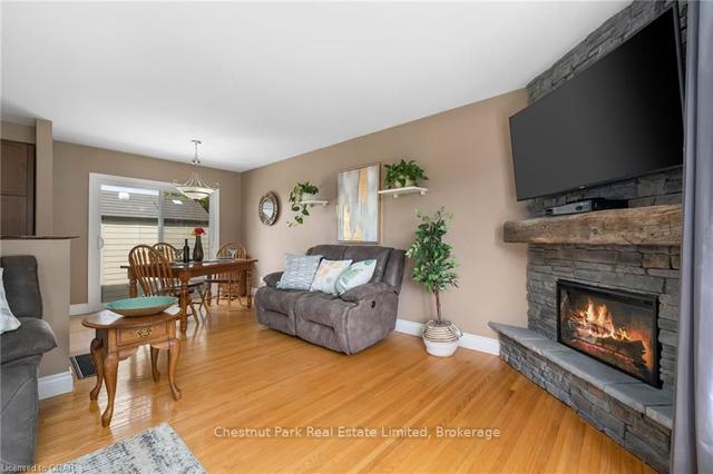 25 Low St, House detached with 3 bedrooms, 3 bathrooms and 4 parking in Prince Edward County ON | Image 4