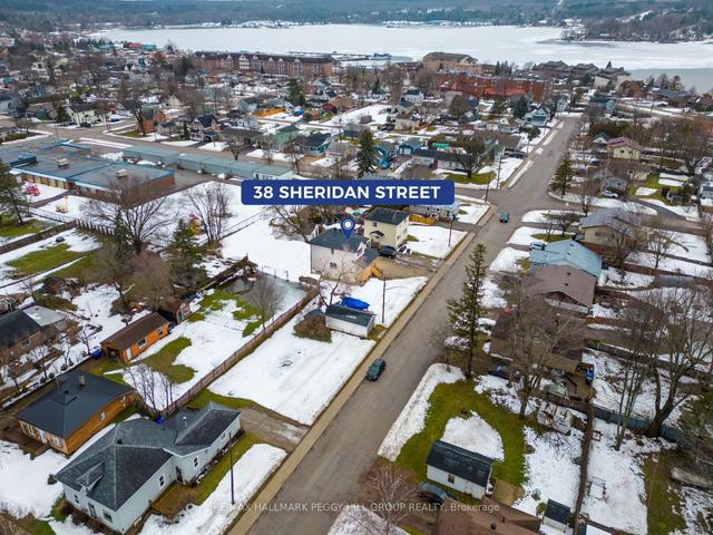38 Sheridan St, House detached with 3 bedrooms, 4 bathrooms and 2 parking in Penetanguishene ON | Image 4