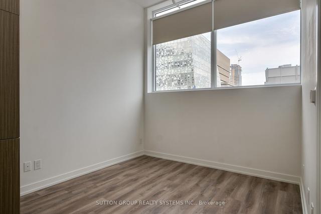 404 - 20 Edward St, Condo with 2 bedrooms, 1 bathrooms and 0 parking in Toronto ON | Image 2