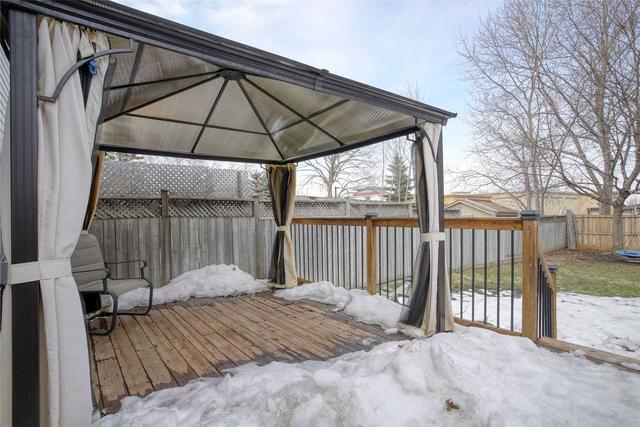 19 Roberts Cres, House semidetached with 3 bedrooms, 2 bathrooms and 5 parking in Kitchener ON | Image 22