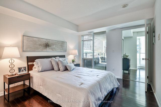 733 - 111 Elizabeth St, Condo with 2 bedrooms, 2 bathrooms and 1 parking in Toronto ON | Image 19