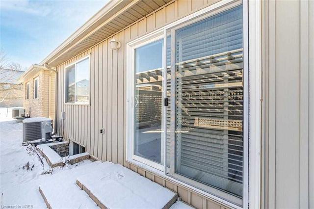 main - 3 Deshane St, House detached with 2 bedrooms, 2 bathrooms and 2 parking in Guelph ON | Image 17