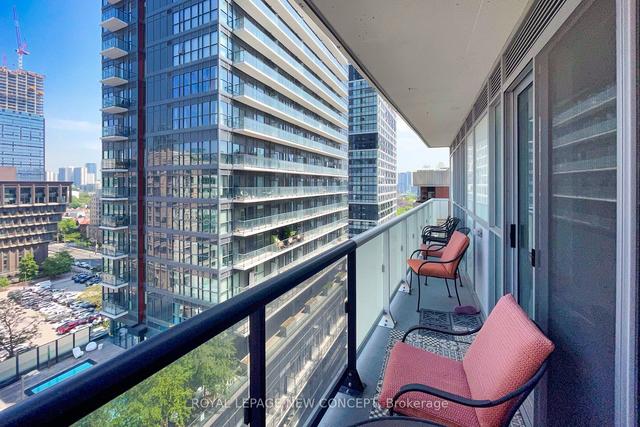 1409 - 77 Mutual St, Condo with 2 bedrooms, 1 bathrooms and 0 parking in Toronto ON | Image 9