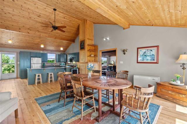 2 Island 20/Sawdust, House detached with 2 bedrooms, 1 bathrooms and 6 parking in Georgian Bay ON | Image 36