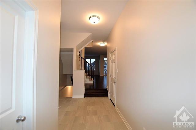 312 Kanashtage Terrace, Townhouse with 3 bedrooms, 3 bathrooms and 2 parking in Ottawa ON | Image 2