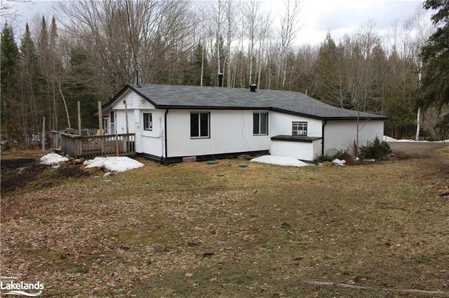9828 Highway 118, House detached with 1 bedrooms, 1 bathrooms and 9 parking in Algonquin Highlands ON | Image 22