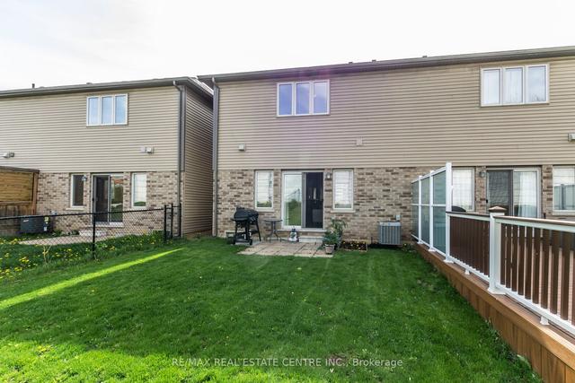 93 Sexton Cres, House attached with 3 bedrooms, 3 bathrooms and 3 parking in Hamilton ON | Image 27