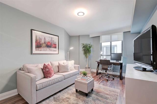 e6 - 296 Mill Rd W, Condo with 3 bedrooms, 3 bathrooms and 2 parking in Toronto ON | Image 3