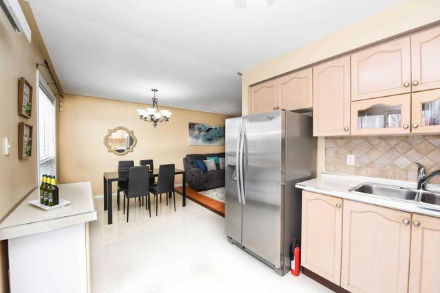 20 Saddletree Tr, House detached with 2 bedrooms, 1 bathrooms and 5 parking in Brampton ON | Image 6