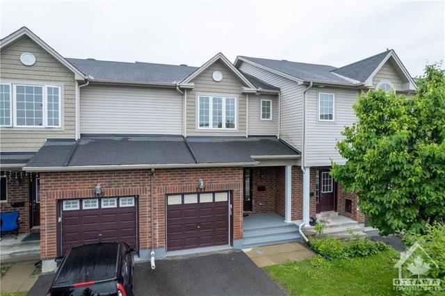 191 Macoun Circle, Townhouse with 3 bedrooms, 3 bathrooms and 3 parking in Ottawa ON | Image 1
