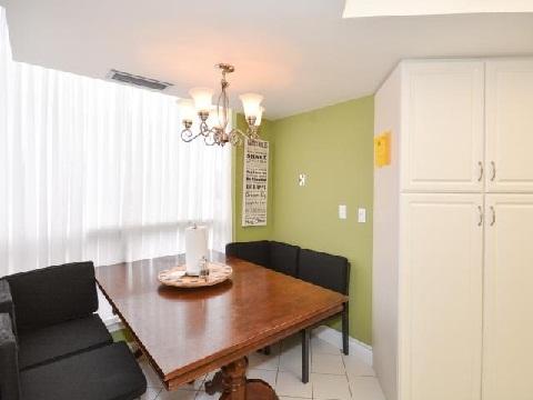 02 - 55 Kingsbridge Garden Circ, Condo with 2 bedrooms, 2 bathrooms and 2 parking in Mississauga ON | Image 10