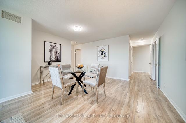 1609 - 8 Lee Centre Dr, Condo with 4 bedrooms, 3 bathrooms and 2 parking in Toronto ON | Image 6
