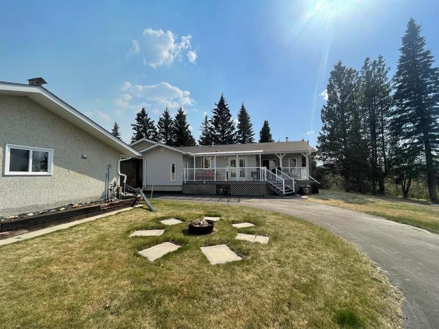 114058 Township Road 592b, House detached with 4 bedrooms, 2 bathrooms and null parking in Woodlands County AB | Image 2