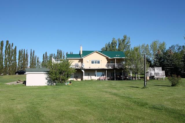 75075 Rr205, House detached with 2 bedrooms, 2 bathrooms and null parking in Lethbridge County AB | Image 1