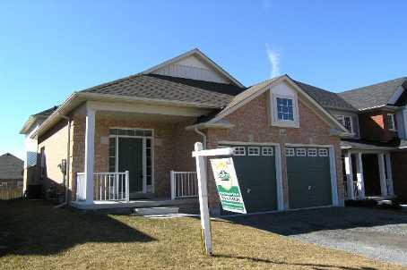 883 Coldstream Dr, House detached with 4 bedrooms, 3 bathrooms and 4 parking in Oshawa ON | Image 1