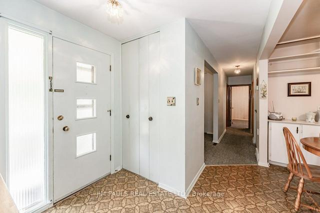 81 West 25th St, House detached with 2 bedrooms, 1 bathrooms and 3 parking in Hamilton ON | Image 3