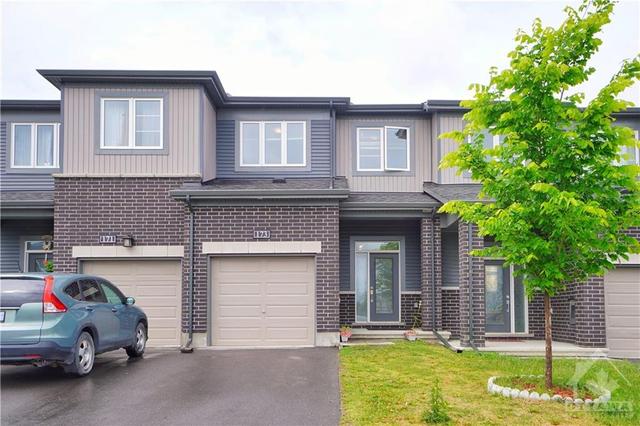 173 Bending Way, Townhouse with 3 bedrooms, 3 bathrooms and 2 parking in Ottawa ON | Image 1