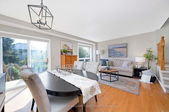 61 Calvin Crt, House attached with 3 bedrooms, 1 bathrooms and 3 parking in Cambridge ON | Image 25
