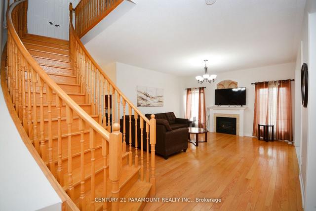80 Oblate Cres, House detached with 4 bedrooms, 5 bathrooms and 6 parking in Brampton ON | Image 11