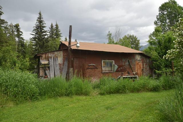 5057 Bradford Road, House detached with 3 bedrooms, 1 bathrooms and null parking in East Kootenay E BC | Image 1