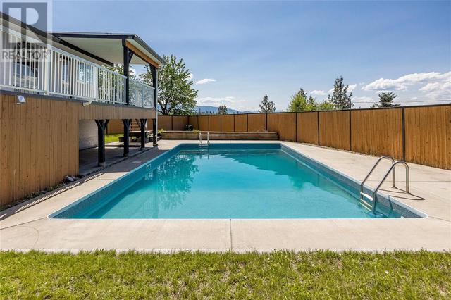960 Taurus Road, House detached with 4 bedrooms, 2 bathrooms and 4 parking in Kelowna BC | Image 45