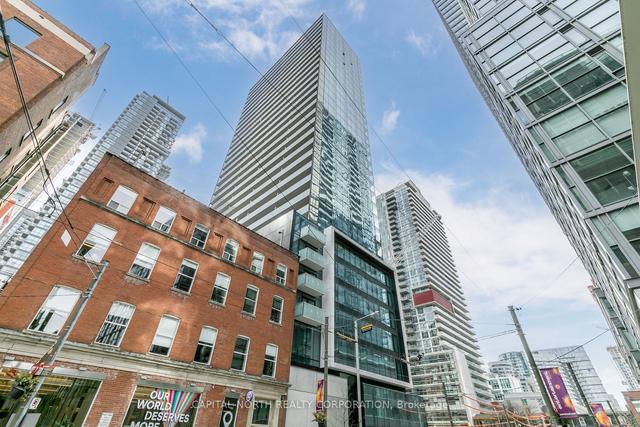 304 - 11 Charlotte St, Condo with 1 bedrooms, 1 bathrooms and 0 parking in Toronto ON | Image 1