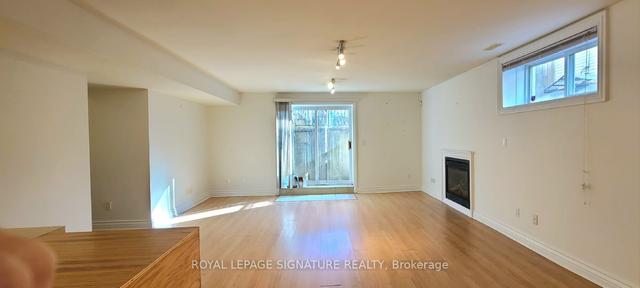 239 Olive Ave E, House detached with 2 bedrooms, 1 bathrooms and 1 parking in Toronto ON | Image 9