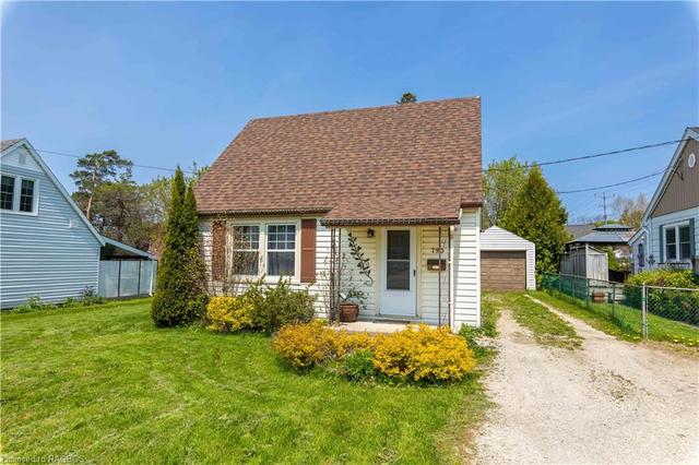 790 7th Street E, House detached with 3 bedrooms, 1 bathrooms and 4 parking in Owen Sound ON | Image 1