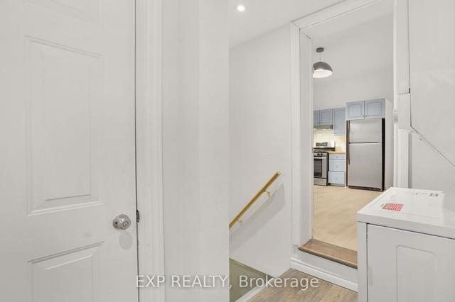 29 Chatham St, House detached with 3 bedrooms, 3 bathrooms and 4 parking in Hamilton ON | Image 3