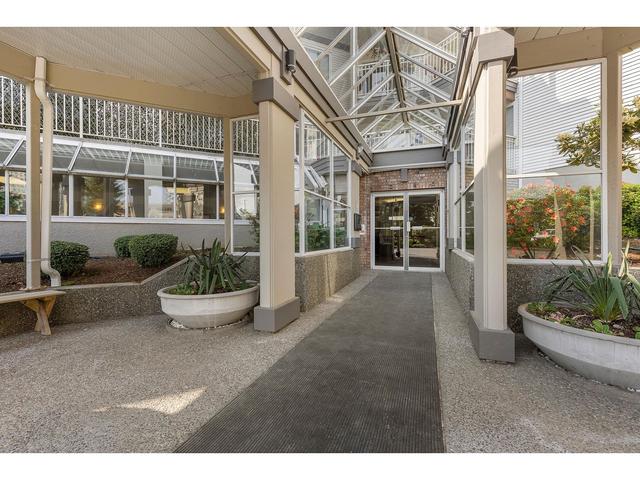 309 - 31930 Old Yale Road, Condo with 2 bedrooms, 2 bathrooms and 1 parking in Abbotsford BC | Image 3