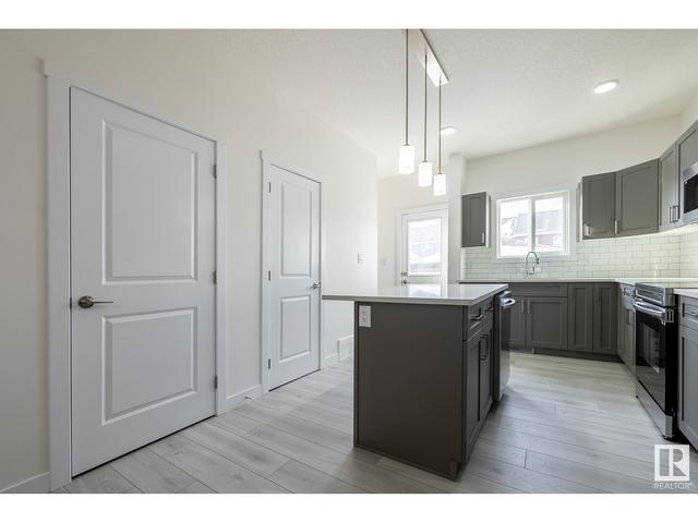 3008 4 St Nw, House semidetached with 3 bedrooms, 2 bathrooms and 2 parking in Edmonton AB | Image 6