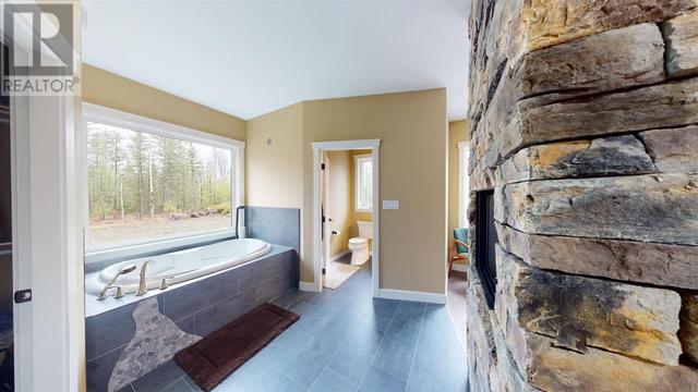 7048 Stockyard Road, House detached with 3 bedrooms, 4 bathrooms and null parking in Cariboo L BC | Image 21