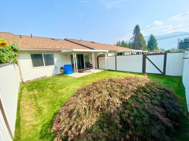 3 - 2210 Columbia Avenue, House attached with 2 bedrooms, 2 bathrooms and null parking in Castlegar BC | Image 54