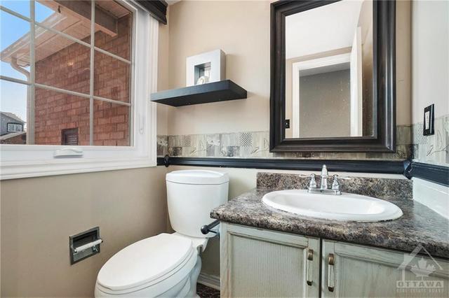 563 Latour Crescent, Townhouse with 3 bedrooms, 3 bathrooms and 3 parking in Ottawa ON | Image 11