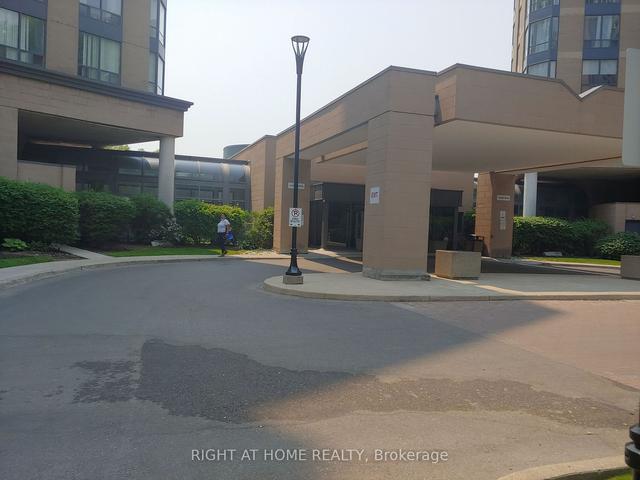 1011 - 1 Hickory Tree Rd, Condo with 2 bedrooms, 2 bathrooms and 1 parking in Toronto ON | Image 12