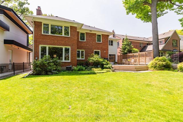 25 Ballacaine Dr, House detached with 5 bedrooms, 2 bathrooms and 5 parking in Toronto ON | Image 26