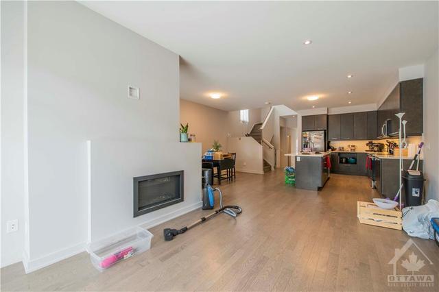 673 Odyssey Way, Townhouse with 3 bedrooms, 3 bathrooms and 2 parking in Ottawa ON | Image 10
