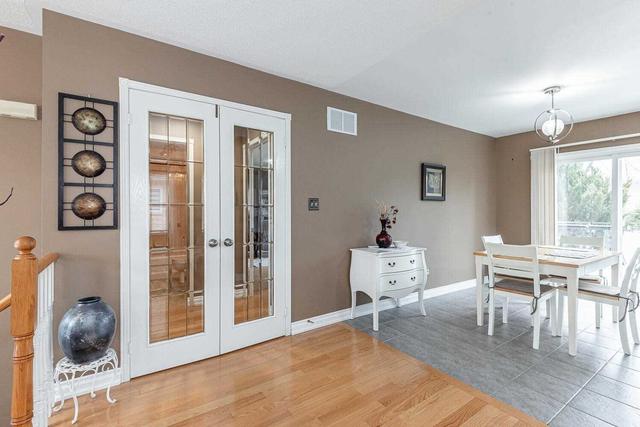 5 Briarwood Pl, House detached with 2 bedrooms, 2 bathrooms and 3 parking in Wasaga Beach ON | Image 3