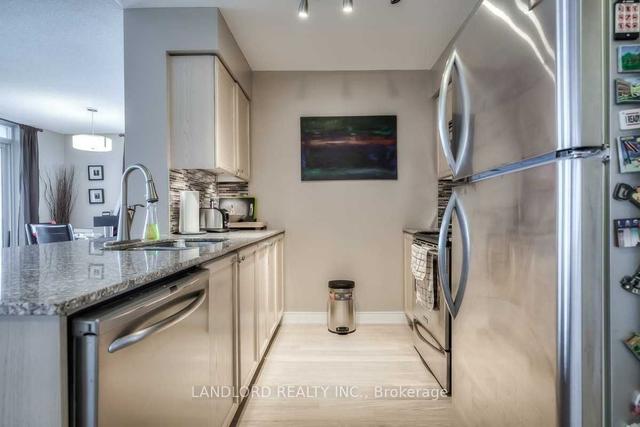 1033 - 35 Viking Lane, Condo with 2 bedrooms, 2 bathrooms and 1 parking in Toronto ON | Image 2