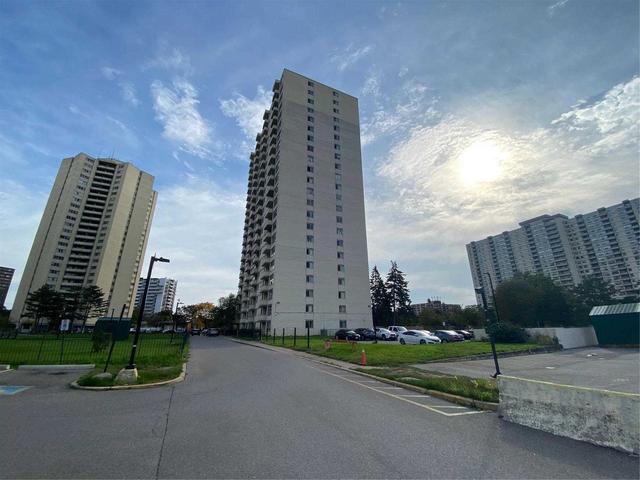 1705 - 340 Dixon Rd, Condo with 2 bedrooms, 1 bathrooms and 1 parking in Toronto ON | Image 12