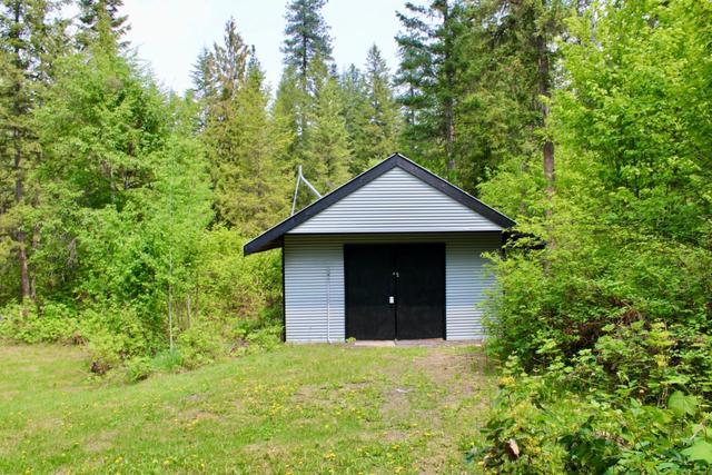 5972 Cedar Creek Road, House detached with 4 bedrooms, 2 bathrooms and null parking in Central Kootenay H BC | Image 46