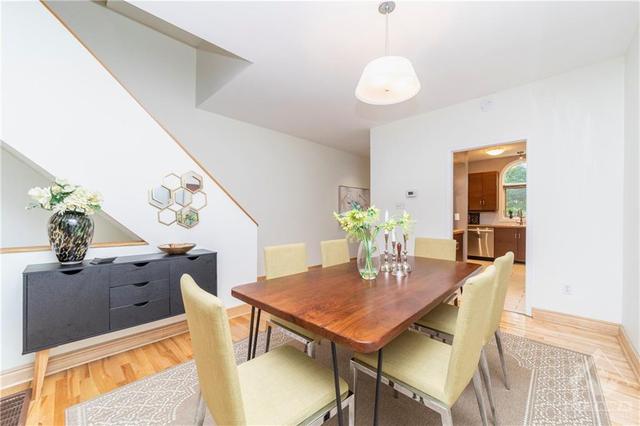 236 Daly Avenue, Townhouse with 3 bedrooms, 2 bathrooms and 3 parking in Ottawa ON | Image 4