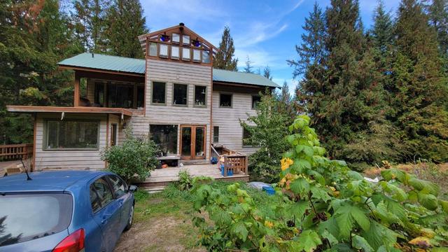 4820 Highway 6, House detached with 4 bedrooms, 2 bathrooms and 99 parking in Central Kootenay H BC | Image 1