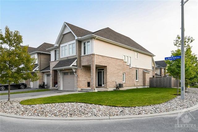 220 Wood Acres Grove, Townhouse with 3 bedrooms, 3 bathrooms and 3 parking in Ottawa ON | Image 3