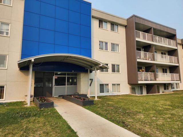 212 - 7 Clearwater Crescent, Condo with 2 bedrooms, 1 bathrooms and 1 parking in Wood Buffalo AB | Image 2